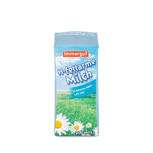 Laden Sie das Bild in den Galerie-Viewer, Immergut - fettarme H-Milch (1,5%) 200ml